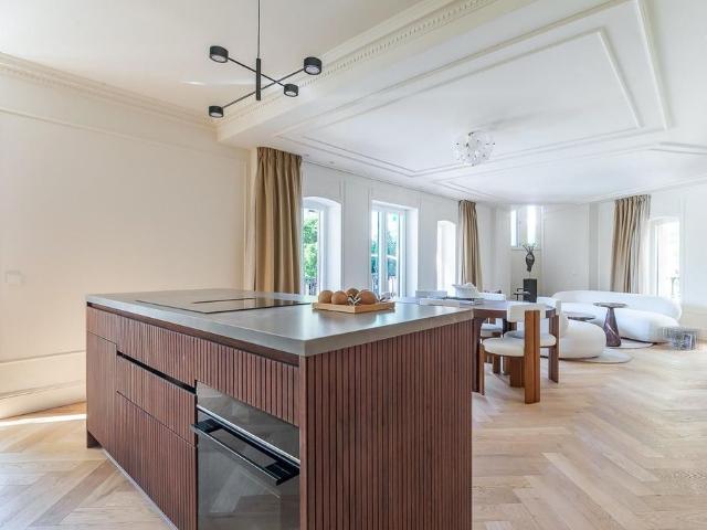 Piso de alto standing de 182 m2 en venta en Madrid, España