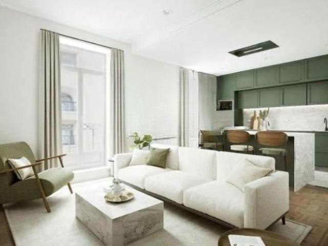 Piso de alto standing de 196 m2 en venta en Madrid, España