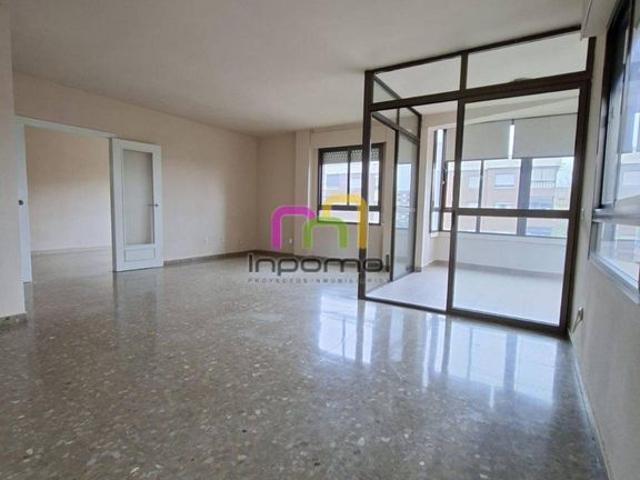 Piso de alto standing de 197 m2 en venta en Badajoz, España