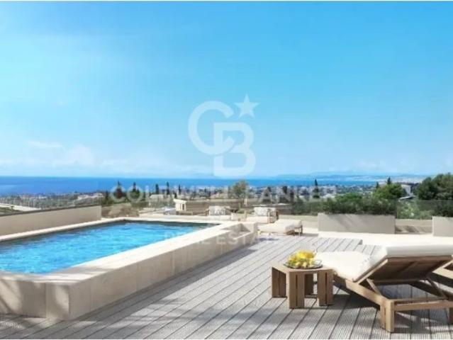 Piso de alto standing de 191 m2 en venta en Estepona, Andalucía
