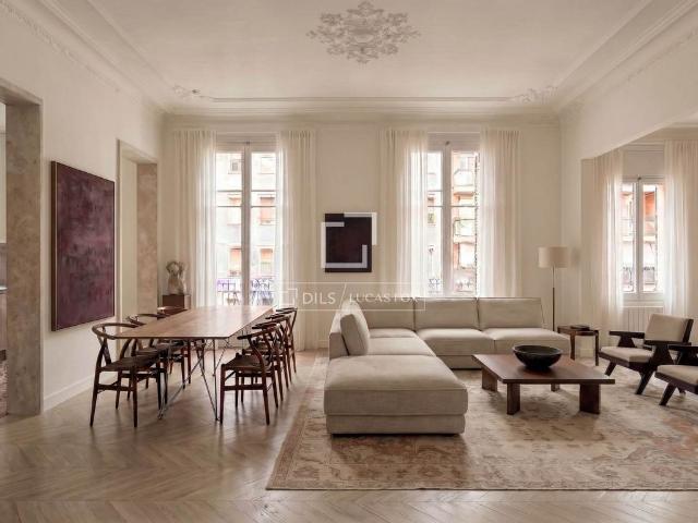 Piso de alto standing de 201 m2 en venta en Barcelona, España