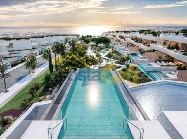 Piso de alto standing de 203 m2 en venta en Hacienda Las Chapas, Marbella, Málaga, Andalucía