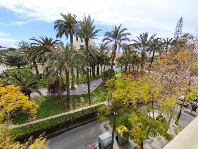 Piso de alto standing de 217 m2 en venta en Alicante, España