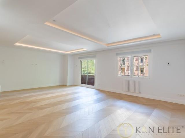 Piso de alto standing de 218 m2 en venta en Madrid, Comunidad de Madrid
