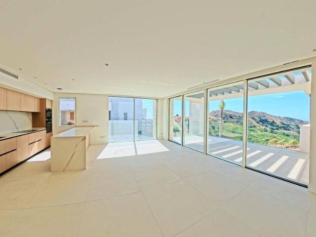 Piso de alto standing de 210 m2 en venta en Ojén, España
