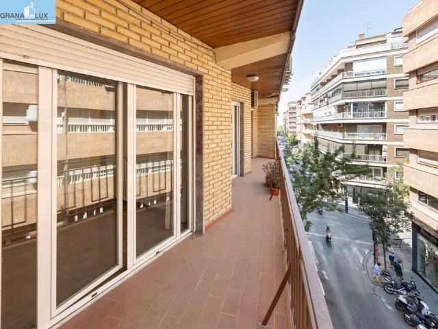 Piso de alto standing de 213 m2 en venta en Granada, España