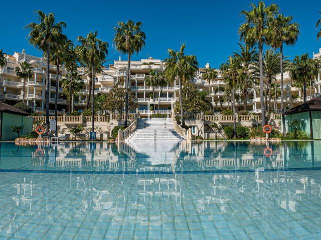 Piso de alto standing de 225 m2 en venta en Estepona, España