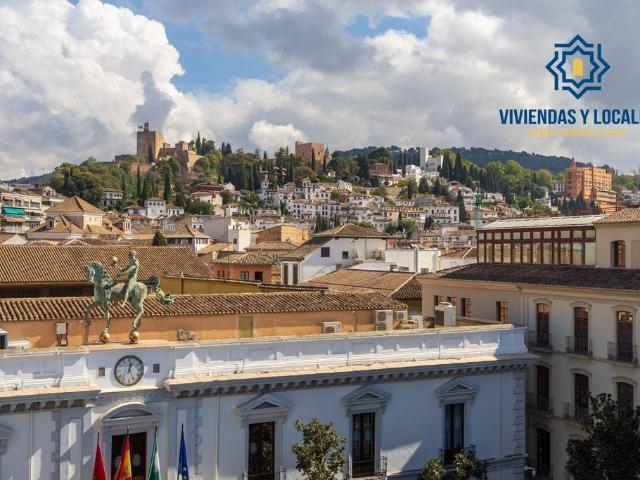 Piso de alto standing de 223 m2 en venta en Granada, España