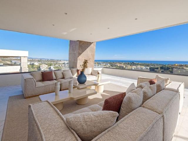 Piso de alto standing de 234 m2 en venta en Estepona, España