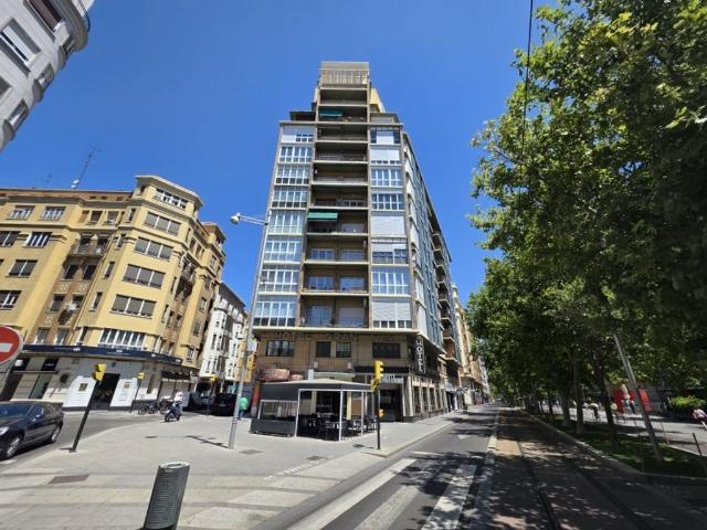 Piso de alto standing de 235 m2 en venta en Zaragoza, Aragón