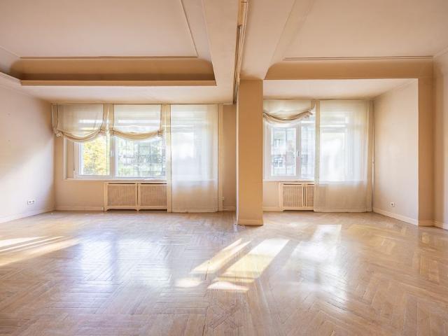 Piso de alto standing de 244 m2 en venta en Madrid, España