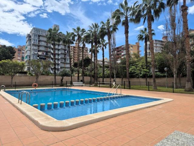 Piso de alto standing de 240 m2 en venta en Alicante, España