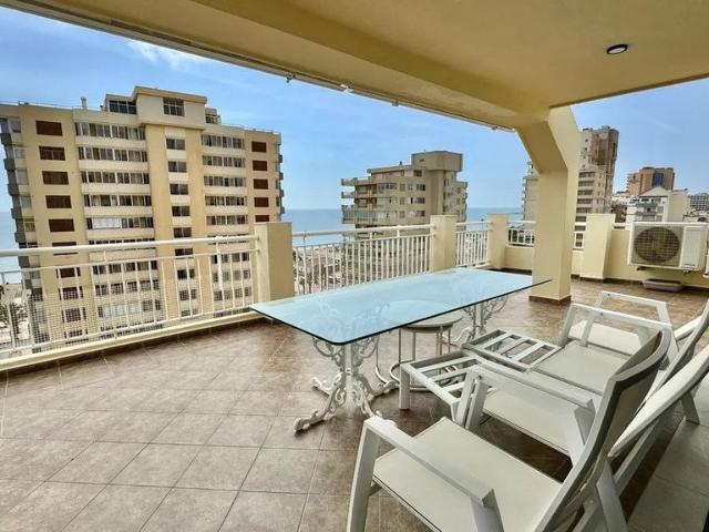 Piso de alto standing de 240 m2 en venta en Fuengirola, España