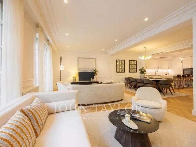 Piso de alto standing de 243 m2 en venta en Madrid, Comunidad de Madrid