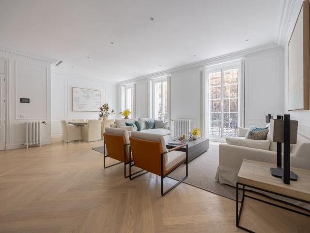 Piso de alto standing de 259 m2 en venta en Barrio Salamanca, España