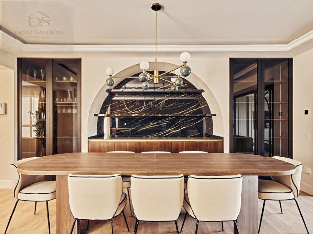 Piso de alto standing de 274 m2 en venta en Madrid, España
