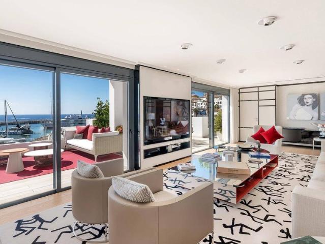 Piso de alto standing de 274 m2 en venta en Marbella, España
