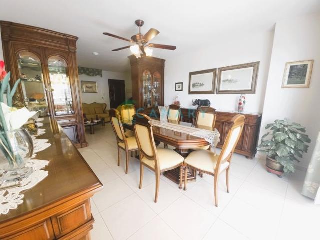 Piso de alto standing de 275 m2 en venta en Arona, España