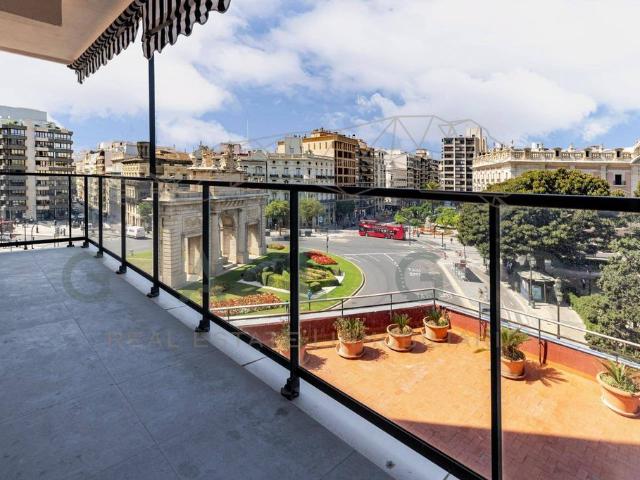 Piso de alto standing de 270 m2 en venta en Valencia, España