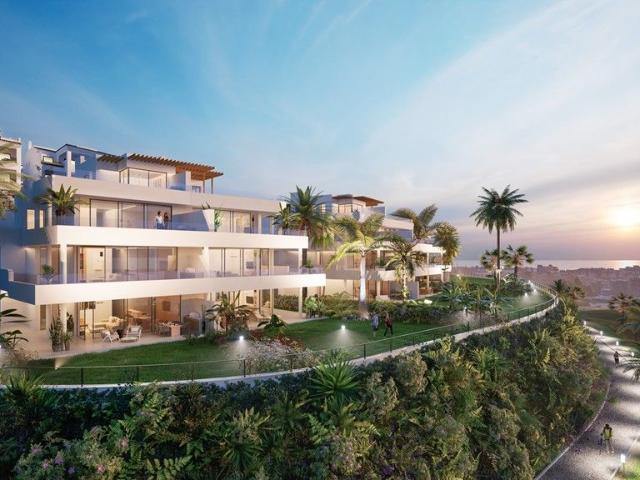 Atico de lujo de 282 m2 en venta Estepona, España