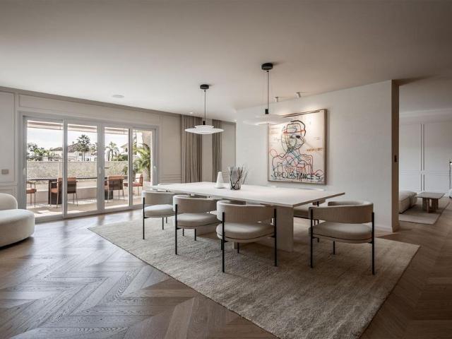 Piso de alto standing de 294 m2 en venta en Marbella, España