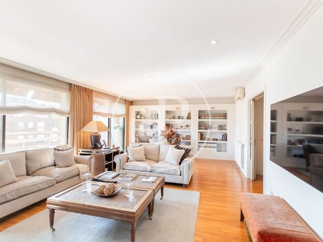 Piso de alto standing de 300 m2 en venta en Barcelona, Cataluña