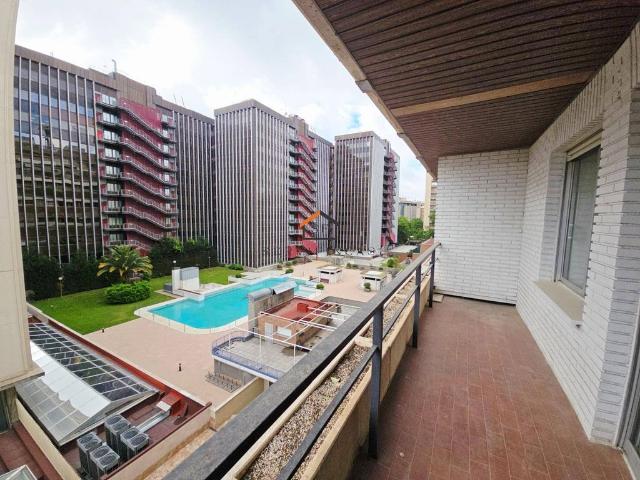 Piso de alto standing de 63 m2 en venta en Madrid, España