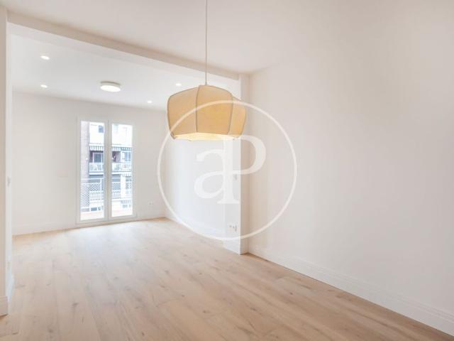 Piso de alto standing de 69 m2 en venta en Ciudad Lineal, España