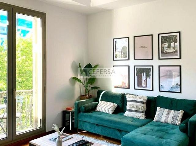 Piso de alto standing de 69 m2 en venta en Barcelona, Cataluña
