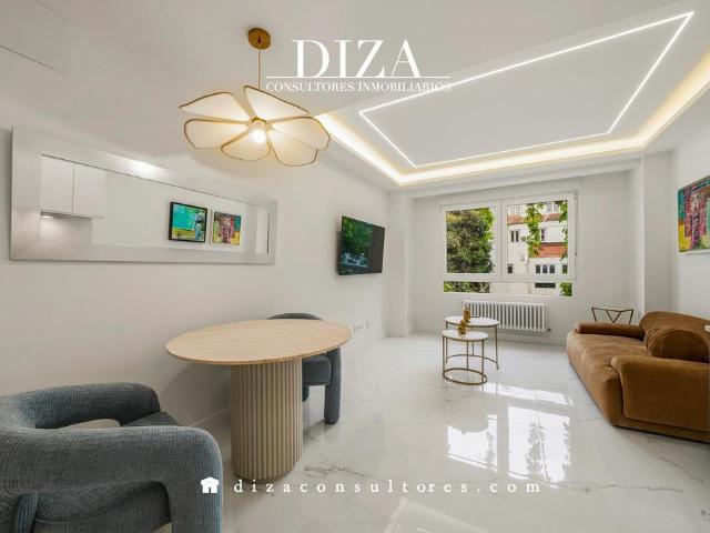 Piso de alto standing de 72 m2 en venta en Madrid, España