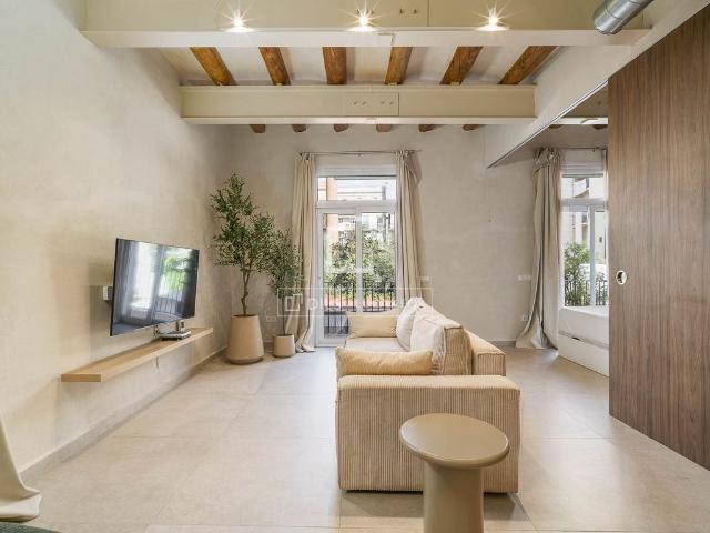 Piso de alto standing de 75 m2 en venta en Barcelona, España