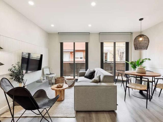 Piso de alto standing de 77 m2 en alquiler en Barcelona, España