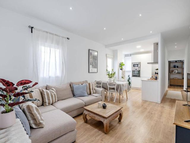 Piso de alto standing de 78 m2 en venta en Madrid, España