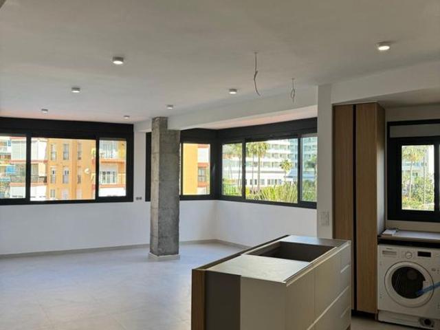 Piso de alto standing de 78 m2 en venta en Torremolinos, España
