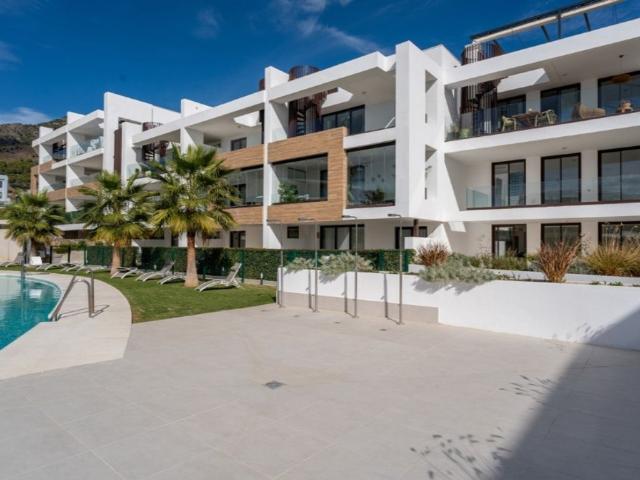 Piso de alto standing de 79 m2 en venta en Fuengirola, España