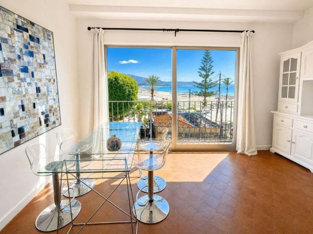 Piso de alto standing de 79 m2 en venta en Marbella, España