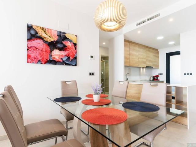 Piso de alto standing de 80 m2 en alquiler en Alicante, España