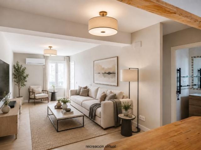 Piso de alto standing de 80 m2 en venta en Sevilla, Andalucía