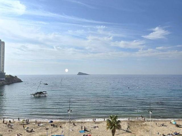 Piso de alto standing de 84 m2 en venta en Benidorm, España