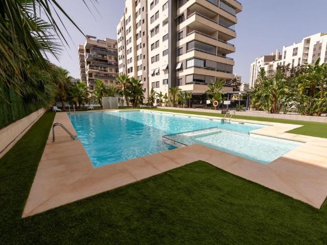 Piso de alto standing de 85 m2 en venta en Alicante, Comunidad Valenciana