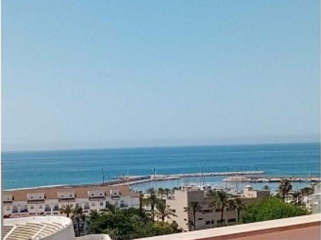 Piso de alto standing de 85 m2 en venta en Puerto de Estepona, Estepona, Málaga, Andalucía