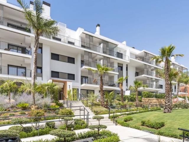 Piso de alto standing de 86 m2 en venta en Puerto de Estepona, Estepona, Málaga, Andalucía