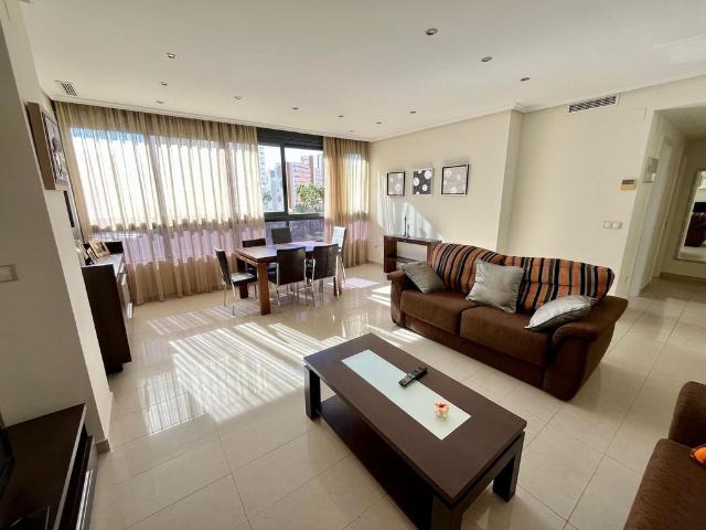 Piso de alto standing de 87 m2 en venta en Benidorm, España