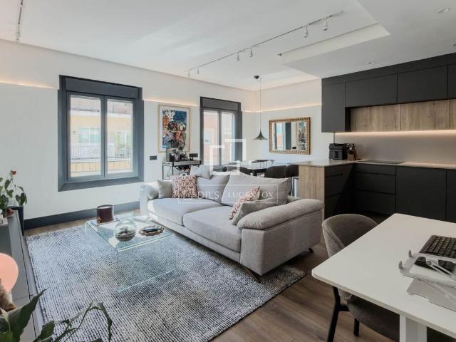 Piso de alto standing de 87 m2 en venta en Madrid, España