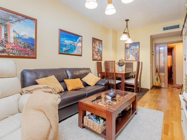 Piso de alto standing de 89 m2 en venta en Madrid, España