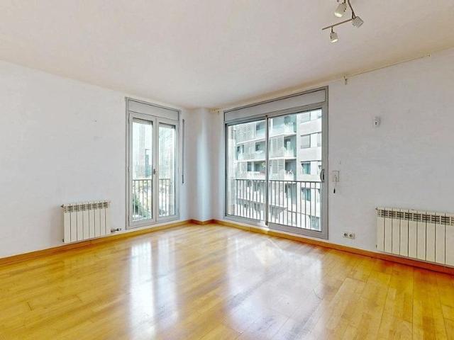 Piso de alto standing de 90 m2 en venta en Barcelona, Cataluña