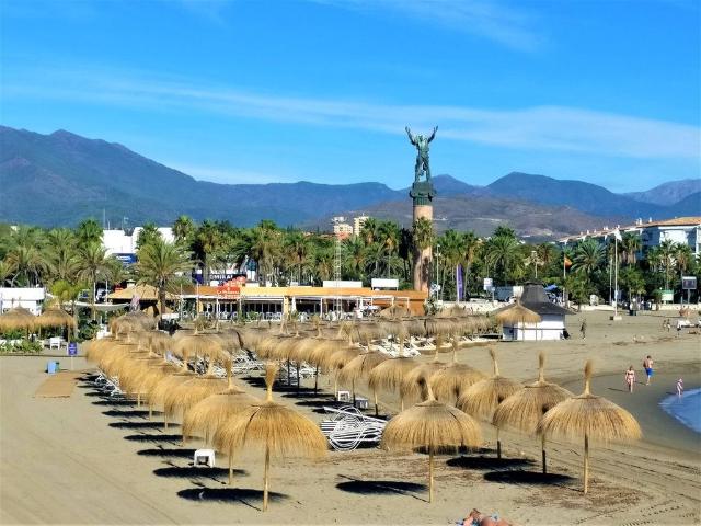 Piso de alto standing de 90 m2 en venta en Puerto Banús, Andalucía