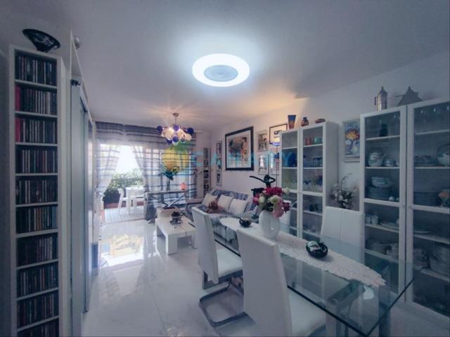 Piso de alto standing de 92 m2 en venta en Arona, Canarias