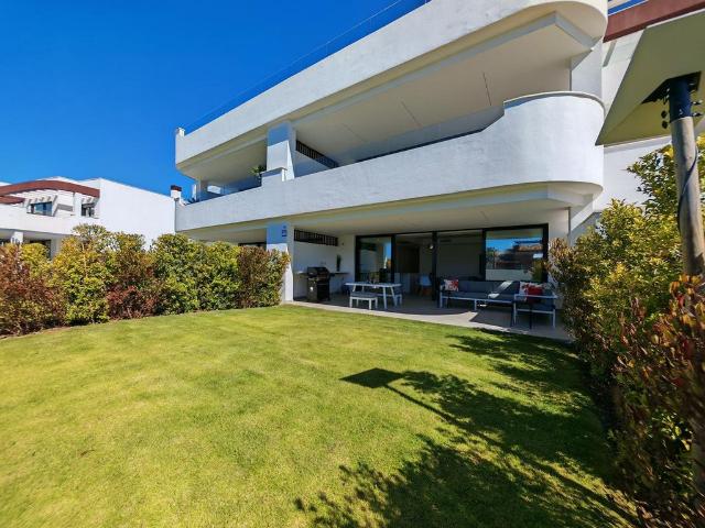Piso de alto standing de 92 m2 en venta en Estepona, España