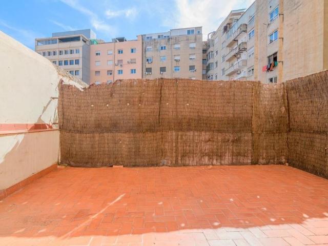 Piso de alto standing de 93 m2 en venta en Barcelona, Cataluña